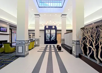 Hilton Garden Inn Westbury hotel thumbnail 6