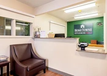 HomeTowne Studios by Red Roof Tacoma - Puyallup hotel thumbnail 2