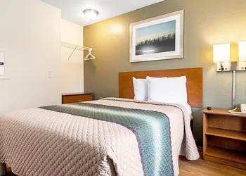 HomeTowne Studios by Red Roof Tacoma - Puyallup hotel thumbnail 5