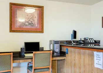Rodeway Inn Newport hotel thumbnail 5
