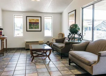 Rodeway Inn Auburn Hills - Detroit hotel thumbnail 4