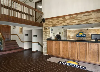 Ramada by Wyndham Pittsburgh/New Stanton hotel thumbnail 2