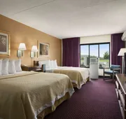 Ramada by Wyndham Pittsburgh/New Stanton hotel detail image 4