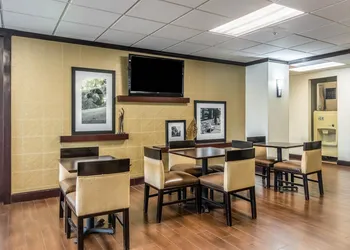 Wingate by Wyndham Conway AR hotel thumbnail 3