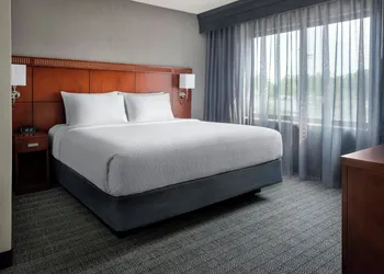Courtyard by Marriott Paramus hotel thumbnail 6