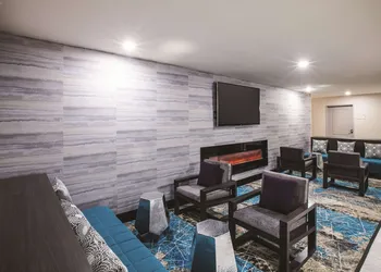 La Quinta Inn & Suites by Wyndham Walker - Denham Springs hotel thumbnail 2