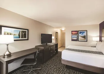 La Quinta Inn & Suites by Wyndham Walker - Denham Springs hotel thumbnail 6