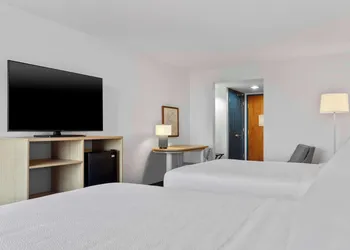 Spark by Hilton Greensboro hotel thumbnail 7