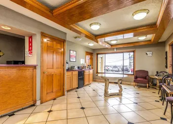 Econo Lodge Seymour hotel thumbnail 8