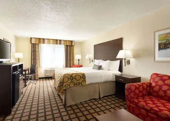 Baymont by Wyndham Salina hotel thumbnail 7