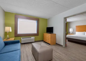 Holiday Inn Express & Suites Wheat Ridge-Denver West by IHG hotel thumbnail 8
