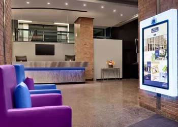 Travelodge Hotel by Wyndham Montreal Centre hotel thumbnail 3