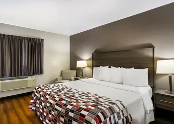 Red Roof Inn Denver - Lancaster County hotel thumbnail 6
