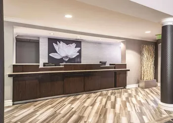 La Quinta Inn & Suites by Wyndham Univ Area Chapel Hill hotel thumbnail 4