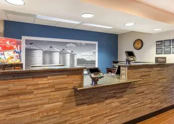 Hampton Inn - Cedar Rapids hotel thumbnail 2