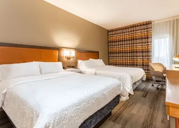 Hampton Inn - Cedar Rapids hotel thumbnail 3