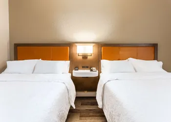 Hampton Inn - Cedar Rapids hotel thumbnail 4