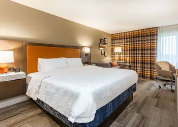 Hampton Inn - Cedar Rapids hotel thumbnail 7