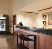 Comfort Suites Milwaukee Airport hotel detail image 3