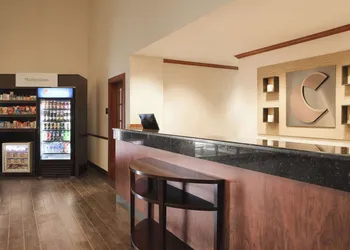 Comfort Suites Milwaukee Airport hotel thumbnail 3