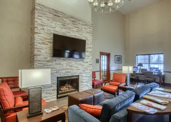 Comfort Suites Milwaukee Airport hotel thumbnail 7
