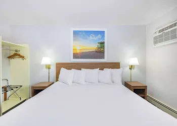 Days Inn by Wyndham Monticello hotel thumbnail 8