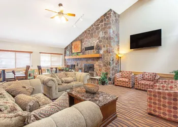 AmericInn by Wyndham Ham Lake hotel thumbnail 2