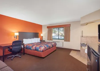AmericInn by Wyndham Ham Lake hotel thumbnail 5