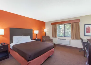 AmericInn by Wyndham Ham Lake hotel thumbnail 7