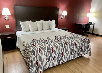 Red Roof Inn Sandusky - Milan hotel thumbnail 4