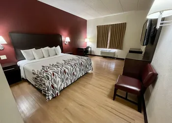 Red Roof Inn Sandusky - Milan hotel thumbnail 6