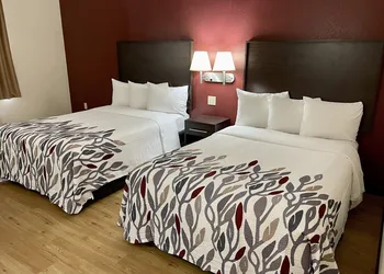 Red Roof Inn Sandusky - Milan hotel thumbnail 7