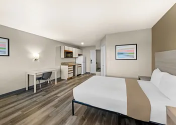 Birch Hill Suites Columbia hotel thumbnail 6