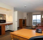 Hilton Chicago/Oak Brook Suites hotel detail image 3