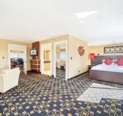 Hilton Chicago/Oak Brook Suites hotel detail image 7
