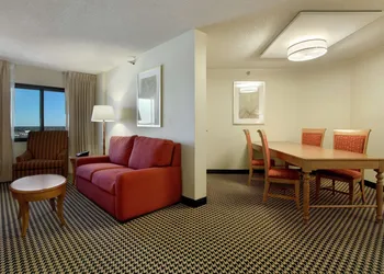 Hilton Chicago/Oak Brook Suites hotel thumbnail 8