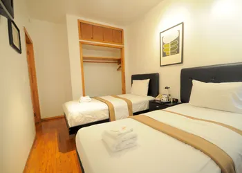 Off Soho Suites Hotel hotel thumbnail 7