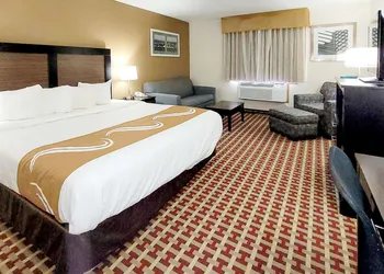 Quality Inn & Suites Marion hotel thumbnail 6