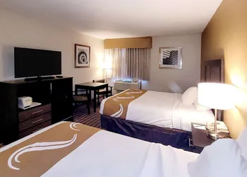 Quality Inn & Suites Marion hotel thumbnail 8