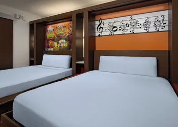 Disney's All-Star Music Resort hotel thumbnail 3