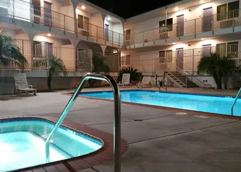 Pacific Inn hotel thumbnail 5