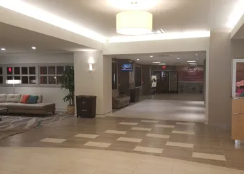 DoubleTree by Hilton Virginia Beach hotel thumbnail 2
