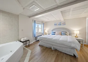 Bella Vista Suites hotel thumbnail 8