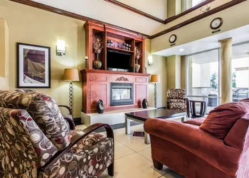 Comfort Suites Bakersfield hotel thumbnail 5