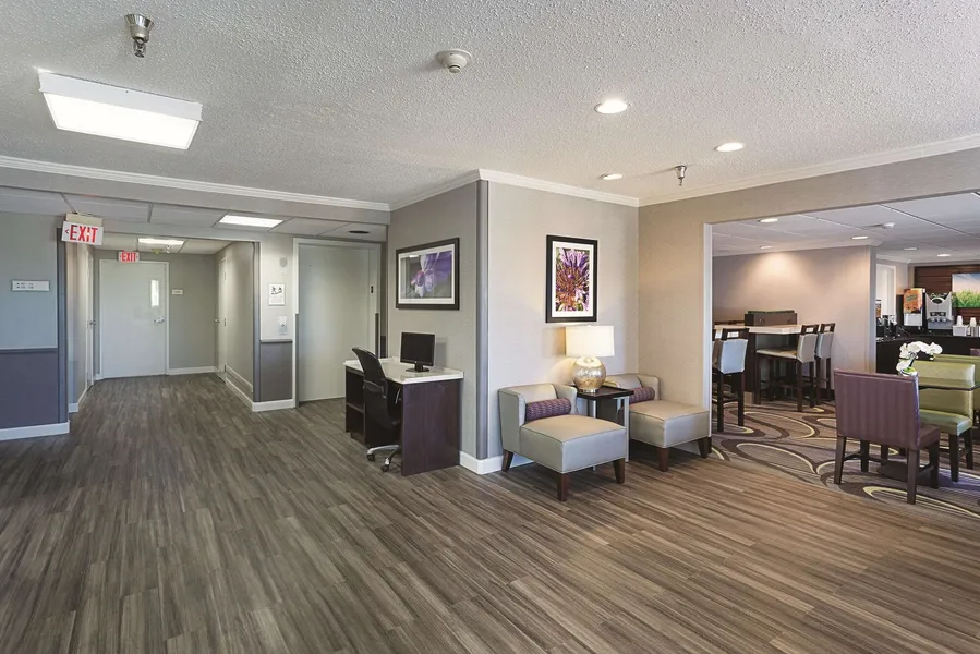 La Quinta Inn & Suites by Wyndham Baton Rouge Siegen Lane hotel detail image 2