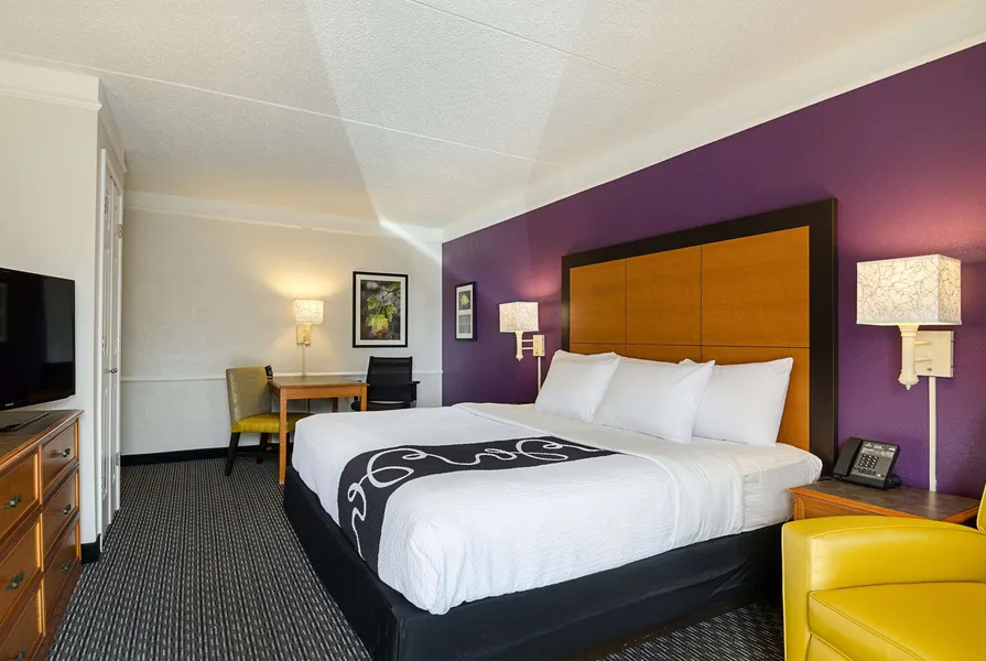 La Quinta Inn & Suites by Wyndham Baton Rouge Siegen Lane hotel detail image 6
