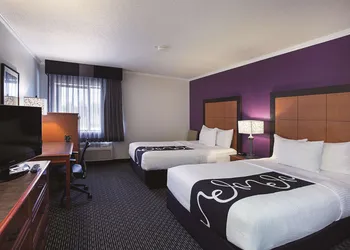 La Quinta Inn & Suites by Wyndham Baton Rouge Siegen Lane hotel thumbnail 8