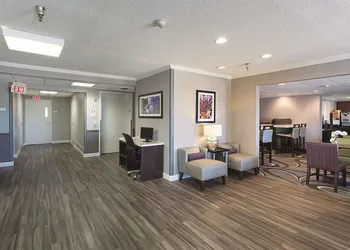 La Quinta Inn & Suites by Wyndham Baton Rouge Siegen Lane hotel thumbnail 2