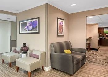 La Quinta Inn & Suites by Wyndham Baton Rouge Siegen Lane hotel thumbnail 3