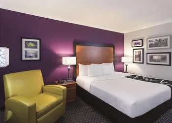 La Quinta Inn & Suites by Wyndham Baton Rouge Siegen Lane hotel thumbnail 7